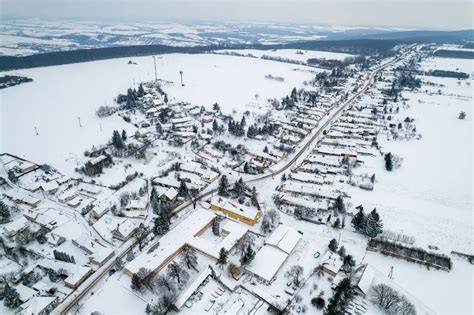 Magyarország hófödte tája a téli szünetben