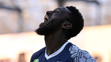 Lamin Colley portréja DVTK mezben