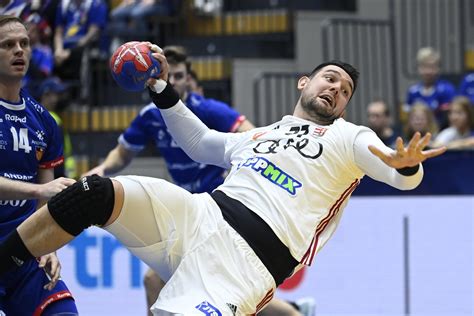 A Tatabánya kézilabdázóinak felkészülése egy mérkőzésre