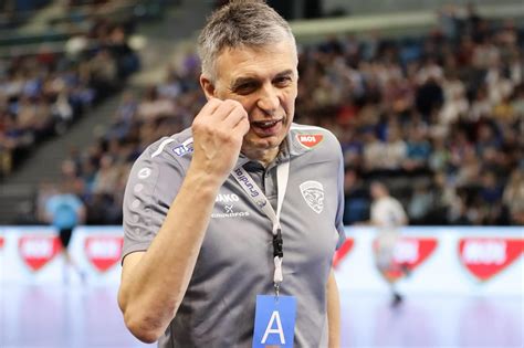 A Tatabánya kézilabdacsapatának győzelmi ünneplése