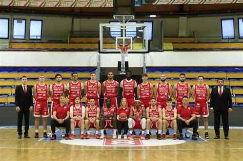 A Szolnoki Olajbányász kosárlabda csapat a Tiszaligeti Sportcsarnokban