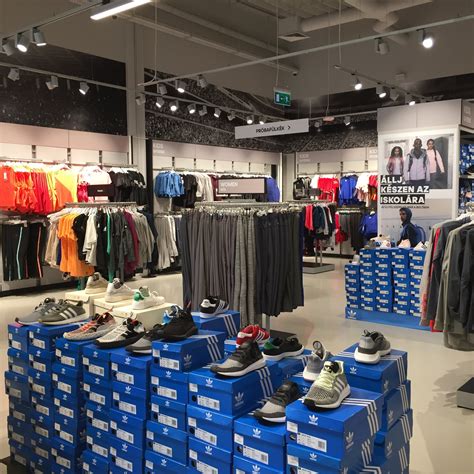 Belső térképes ábrázolás az M3 Outlet üzleteinek elrendezéséről