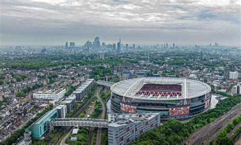 Az Emirates Stadium látképe egy mérkőzésen
