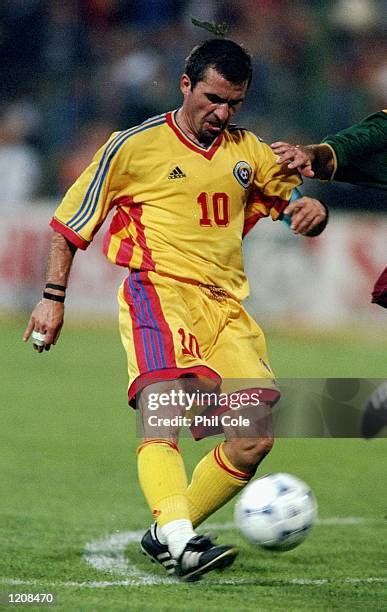 Gheorghe Hagi fiatalon a Steaua Bukarest mezében