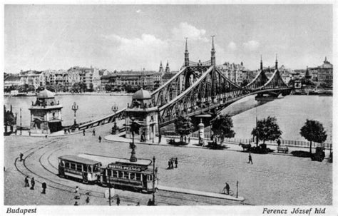 Budapest látképe az 1920-as évekből, korabeli autókkal