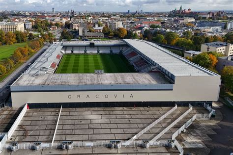 A krakkói Cracovia stadion belső térkialakítása koncertek idejére