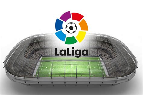 A spanyol La Liga logója és a bajnokság trófeája