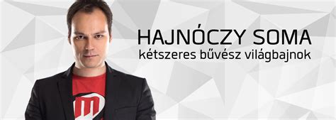 Hajnóczy Soma bűvész egy plexi dobozzal