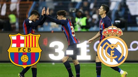 El Clásico mérkőzés pillanatképe, játékvezetővel