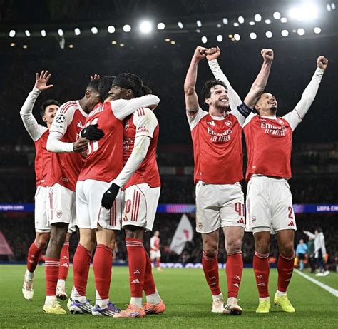 Arsenal és Southampton játékosai a pályán