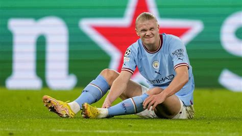 Manchester City játékosok ünneplik a Premier League-ben szerzett gólt