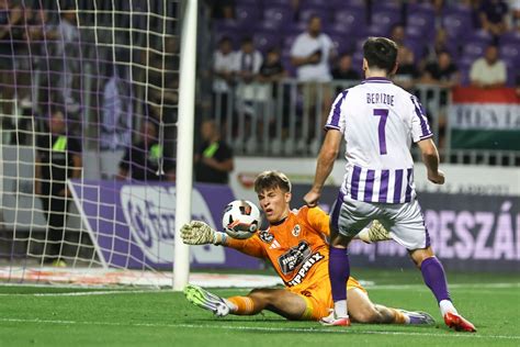 Futballisták tesztelik a Brazuca labdát