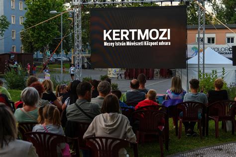 Pirogránit Kertmozi hangulata
