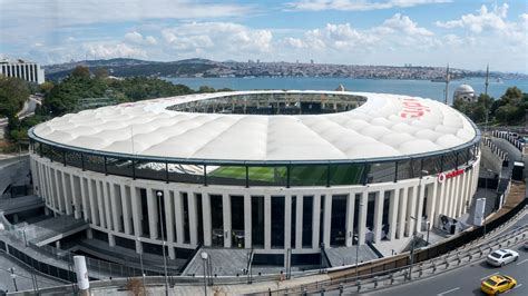 A Tupras Stadion belső tere, VIP szekciók