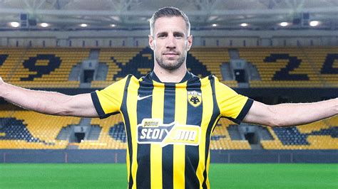 Varga Barnabás az AEK Athén mezében