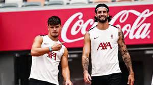 Futballisták és edzők interjúi