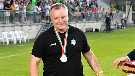 Bognár György aláírja új szerződését
