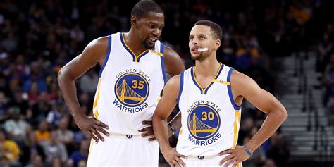 Kevin Durant és Steph Curry a Golden State Warriors mezében