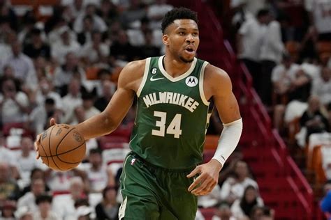 Jannisz Antetokunmpo a Milwaukee Bucks mezében