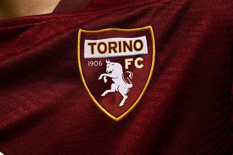 A Torino FC és a Juventus címerei