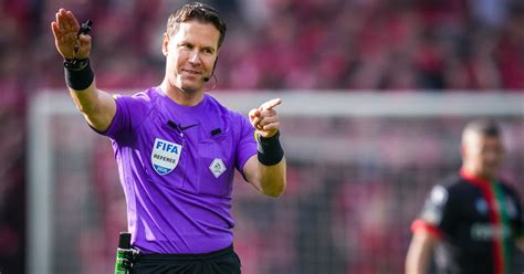 Danny Makkelie holland játékvezető a Németország-Magyarország mérkőzésen