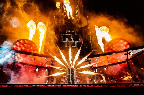 Rammstein koncerten látható lángok és pirotechnika