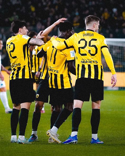 AEK Athén stadion és szurkolói sálak