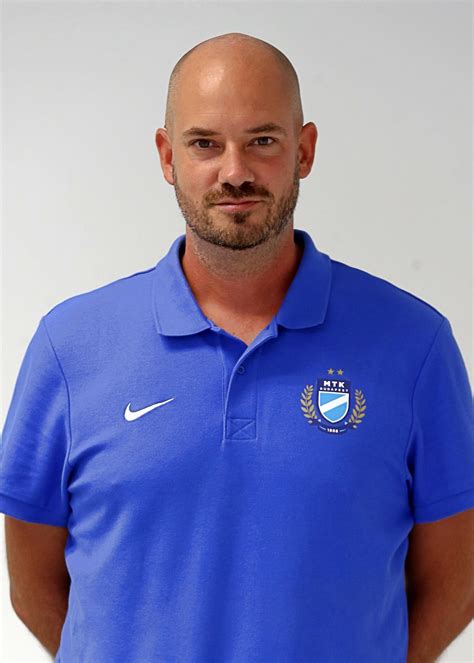 Pinezits Máté edzői portréja az MTK kispadján