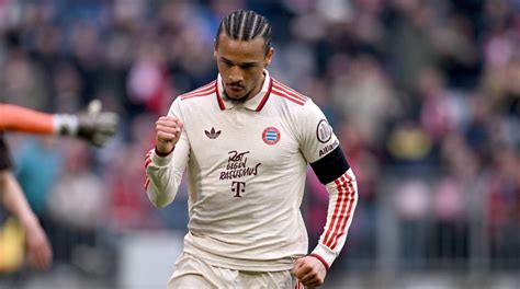 Leroy Sané gólt ünnepel a szlovákok ellen