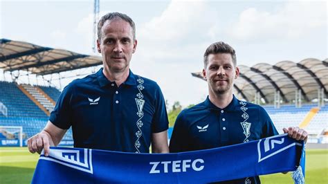 Családi fotó a Mihalecz családról ZTE FC mezben
