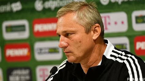 A szerb edző, Stevan Karadzsics, több országban is dolgozott