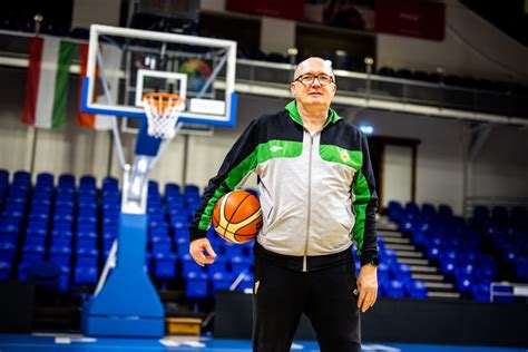 Stevan Karadzsics kosárlabdaedző