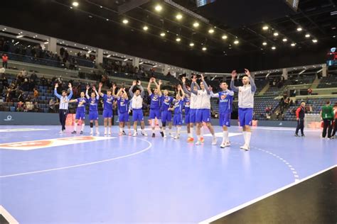 Kézilabda szurkolók sportszerűtlen viselkedése a mérkőzés után
