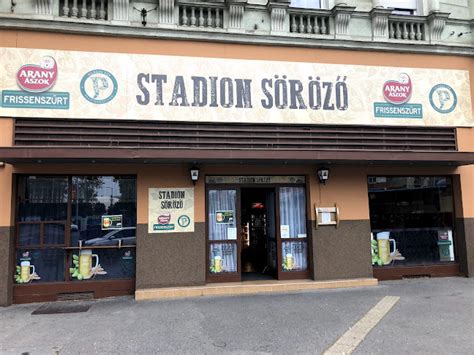 Hangulatos stadion söröző belső tér