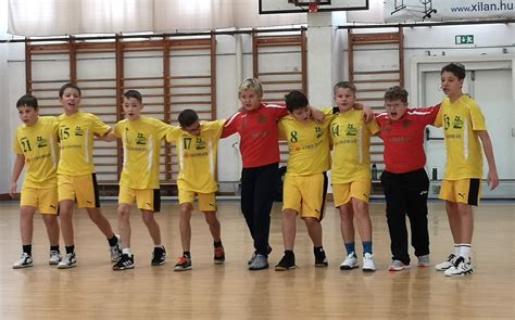 U12-es kézilabdameccs pillanata