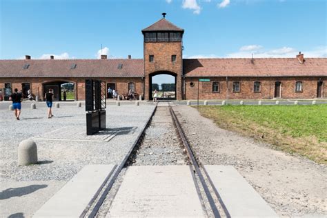 Auschwitz-Birkenau kapuja 