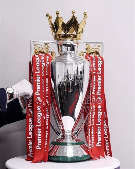 Kép a Premier League logójáról és magyar sportcsatornákról