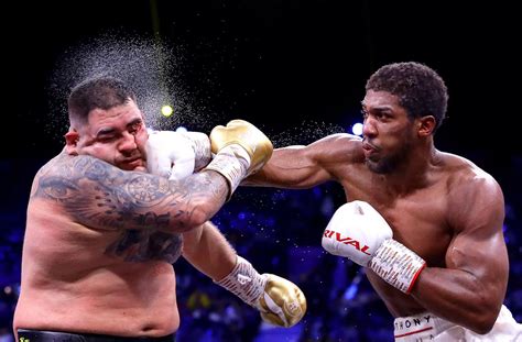 Összehasonlító grafika Anthony Joshua és Andy Ruiz Jr. súlyáról az első és a második mérkőzésen