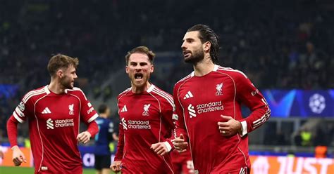 A liverpooli kompkikötő látképe
