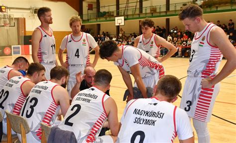 Nagykőrösi kosárlabdacsapat játékban