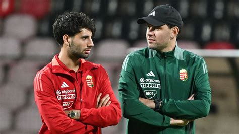 Marco Rossi és Szalai Ádám ölelése