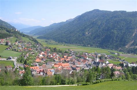 Oberwölz városfala és védőtornyai