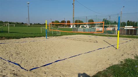 strandröplabda pálya a homokban