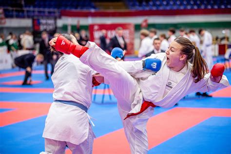 Nemzetközi karate bajnokság és a versenyzők küzdelme
