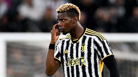 Paul Pogba a Juventus mezében a pályán