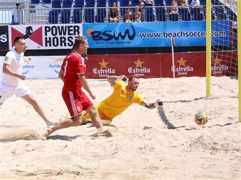 strandlabdarúgás mérkőzés homokos pályán