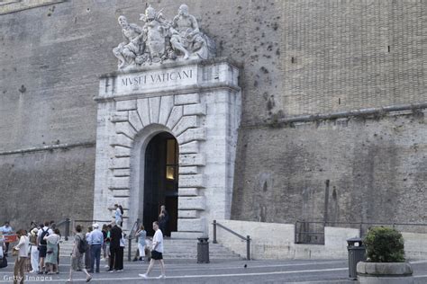 Az Olimpiai Múzeum bejárata