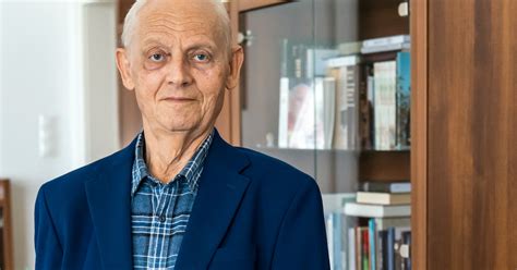 Tarlós István és az ünnepség résztvevői a szoboravatáson