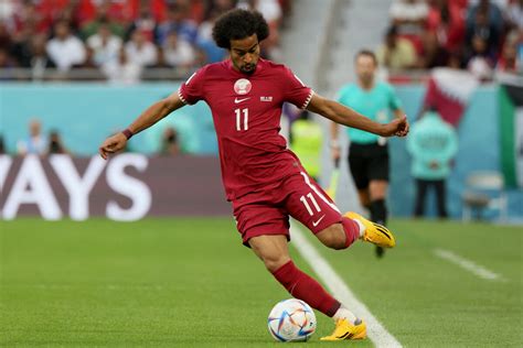 Akram Afif játék közben