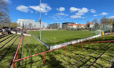 A stadion esti megvilágításban